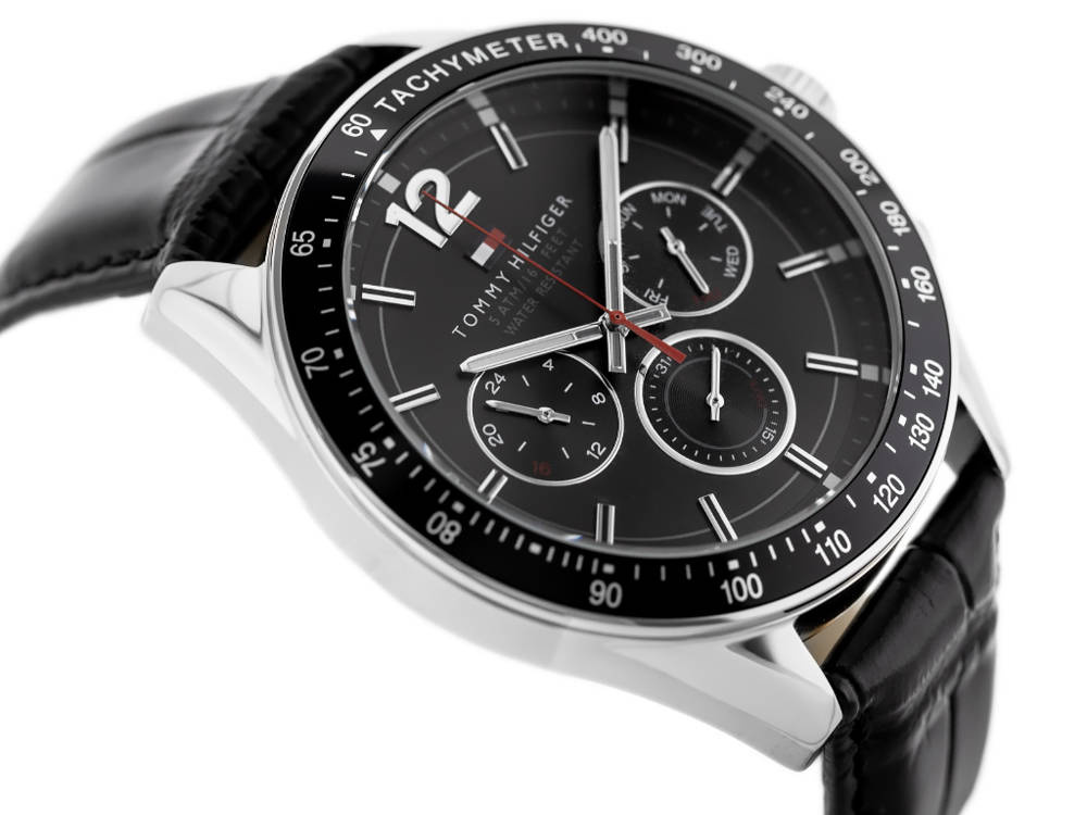 Czarno-srebrny zegarek męski Tommy Hilfiger 1791117 - zegarek pod kątem z drugiej strony, koperta z boku