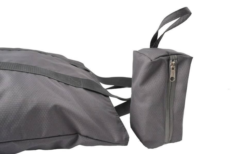 Torba podręczna sportowa materiałowa czerwona - Dielle 372 Lybra 50 cm - detal materiału i uchwytów