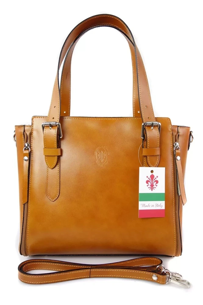Kuferek damski Vera Pelle V884C camel z rączkami regulowanymi srebrnymi klamrami i tłoczonym logo
