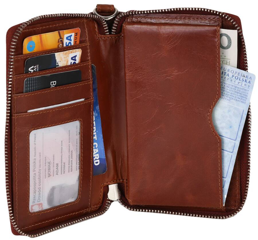 Otwarte brązowe etui N165-CC z kartami i dokumentami