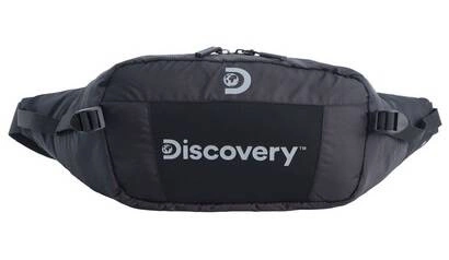 Czarna nerka z poliestru Discovery Outdoor 610 z przodu, z białym logo marki i kieszenią zapinaną na suwak