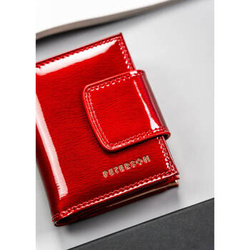 Elegancki mały portfel damski czerwony z lakierowanej skóry - Peterson 42329-SH