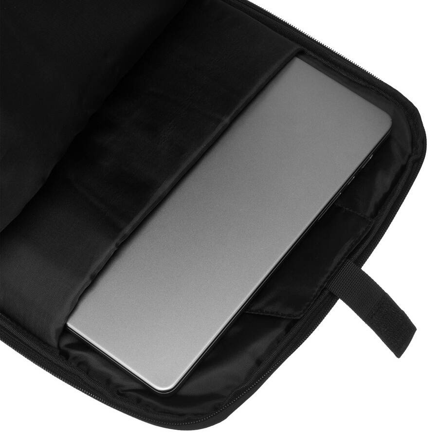 Laptop w kieszeni czarnego plecaka Peterson 63107