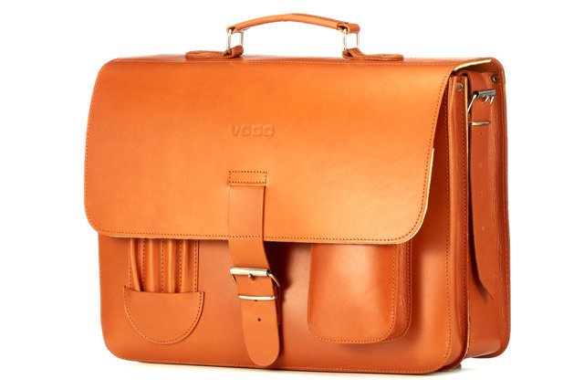 Torba skórzana z juchtu unisex VOOC P43 teczka aktówka A4 brązowa - detal skóry i okuć