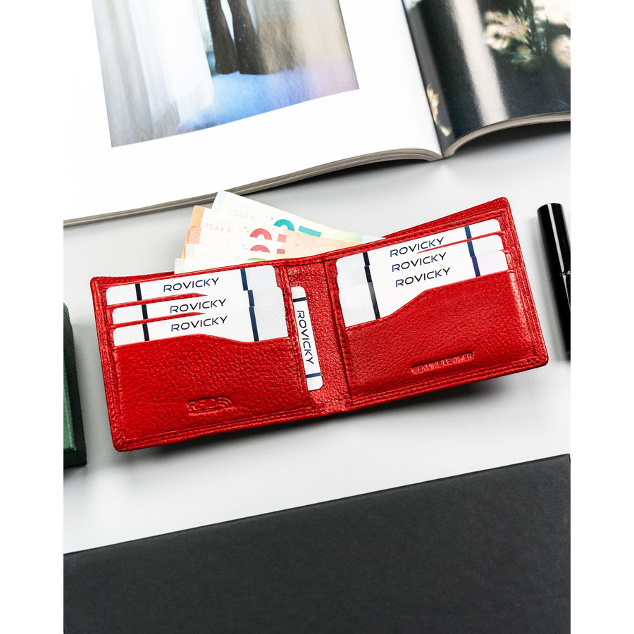 Otwarte czerwone etui 4U Cavaldi CW1012-NDM z kartami