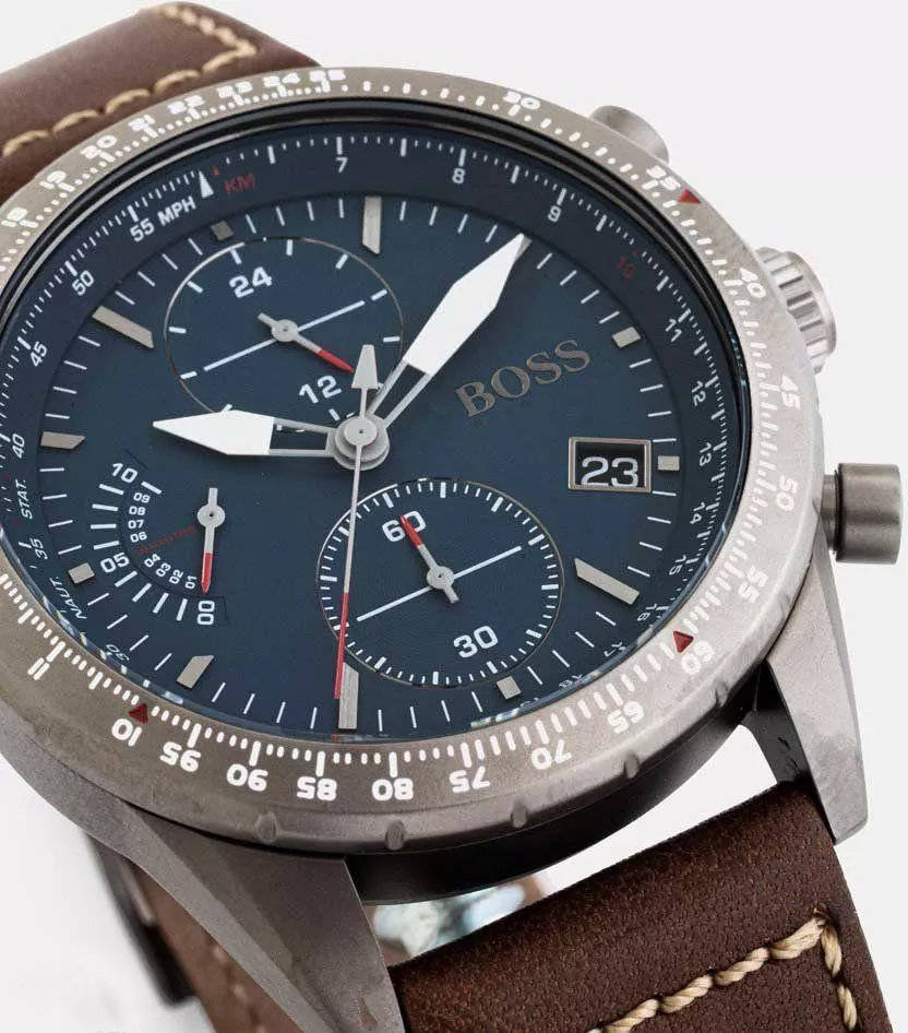 Brązowy zegarek męski Hugo Boss 1513773 - zbliżenie tarczy z datownikiem