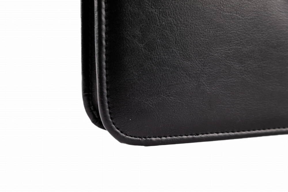 Aktówka z eko skóry unisex Tizano BW07 biwuar na dokumenty A4 czarna - całościowy widok stylizacji