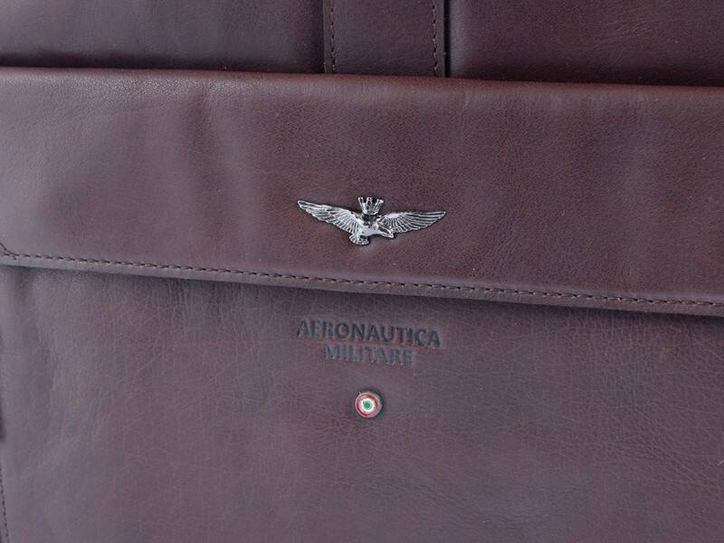 Plecak skórzany męski Aeronautica Militare Vintage AM-357 rolltop A4 brązowy - cecha produktu