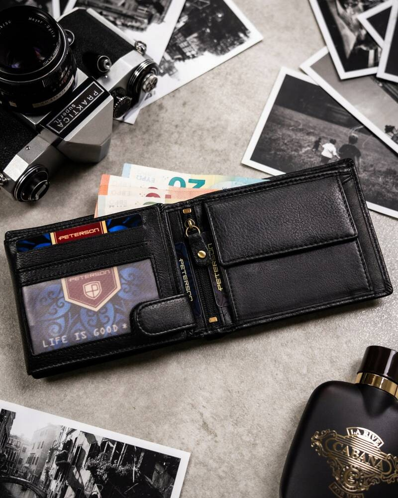 Otwarty czarny portfel Peterson SET-M-N992-D z kartami
