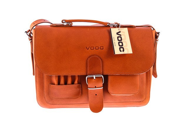 Teczka skórzana juchtowa unisex VOOC P13 aktówka z funkcją plecaka A4 duża koniakowa - funkcja plecaka
