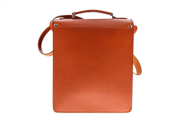 Torba skórzana juchtowa unisex VOOC P37 listonoszka raportówka A4 koniakowa - cecha produktu