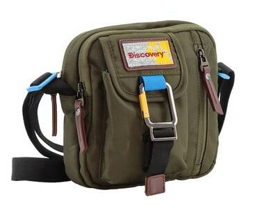 Torba Discovery Icon 713 khaki pod kątem, z kieszenią z klapą zapinaną na metalowy karabińczyk