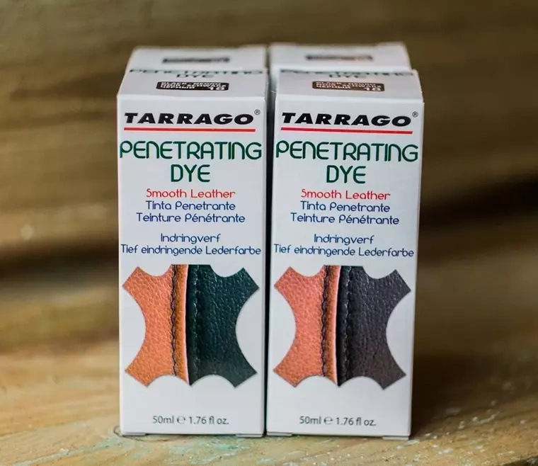 Farba do skór gładkich Tarrago czarna - dwa pudełka Penetrating Dye na drewnianym blacie
