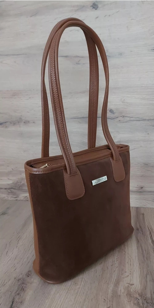 Torebka skórzana zamszowa damska Vera Pelle SLB22XC do ręki na ramię brąz camel - cecha produktu