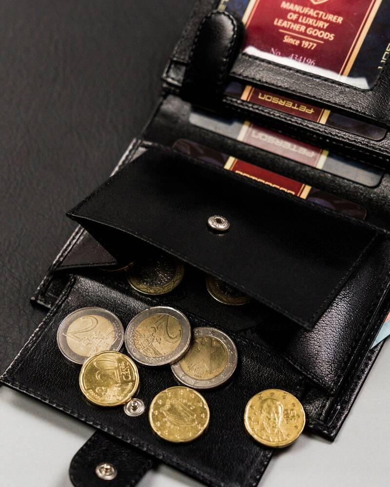 Kieszeń na monety w czarnym portfelu Peterson 348Z-PR