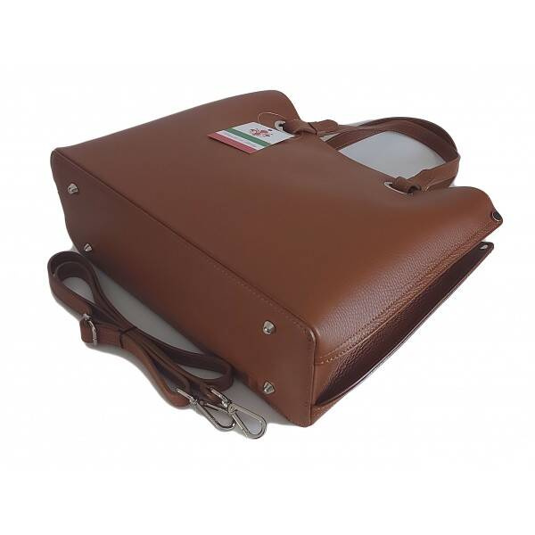 Torebka skórzana damska Vera Pelle VOM65C shopper bag A4 camel - widok boczny i ergonomia noszenia