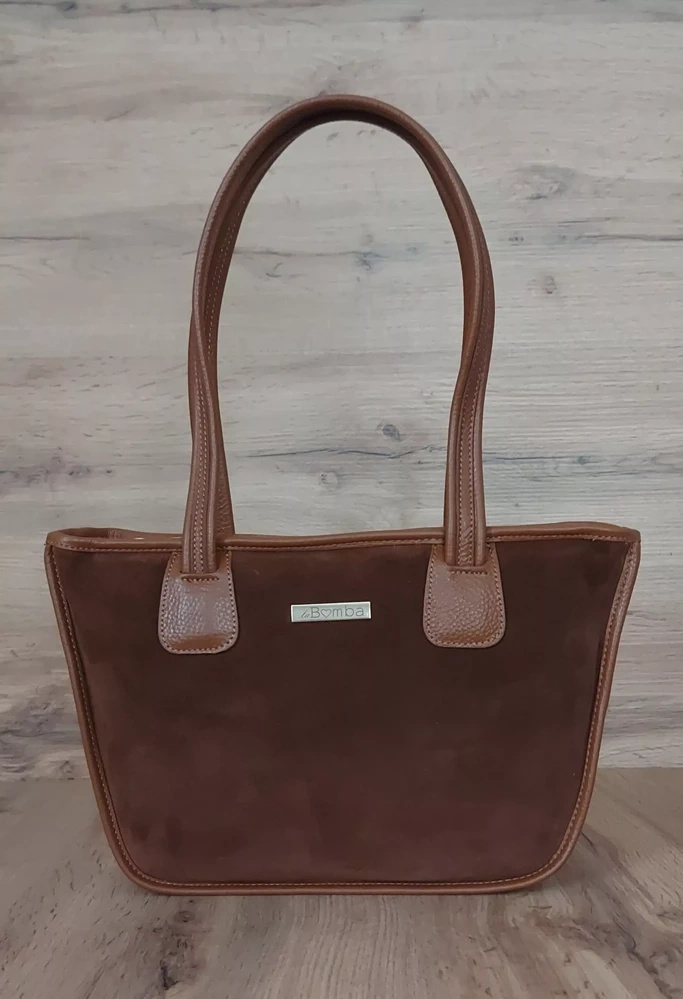 Torebka skórzana zamszowa damska La Bomba Vera Pelle SLB11XC łódka camel - cecha produktu