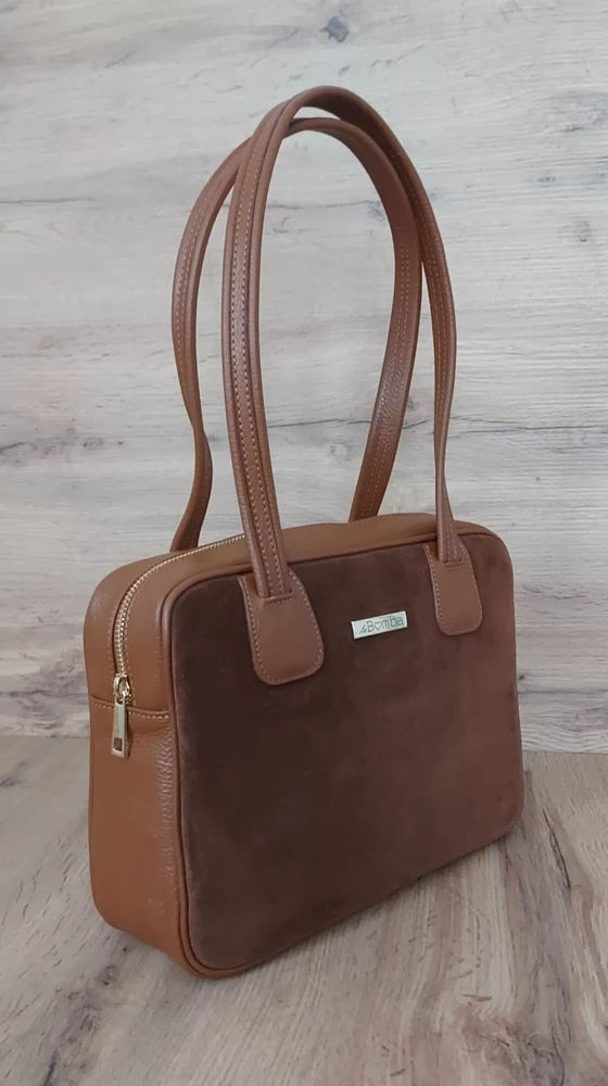 Torebka skórzana zamszowa damska Vera Pelle SLB33XC do ręki camel brąz - cecha produktu