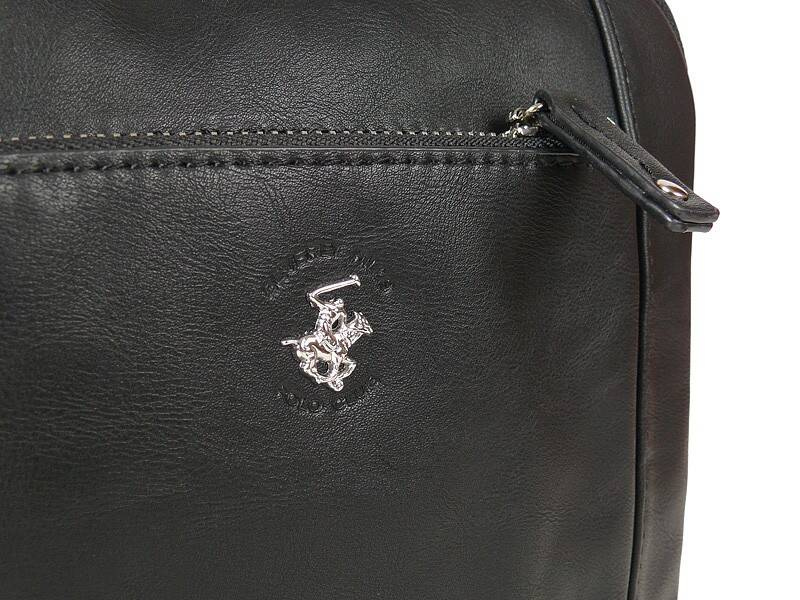 Czarna torba Beverly Hills Polo Club BH-1181 w zbliżeniu na metalowe logo marki i zamek błyskawiczny kieszeni