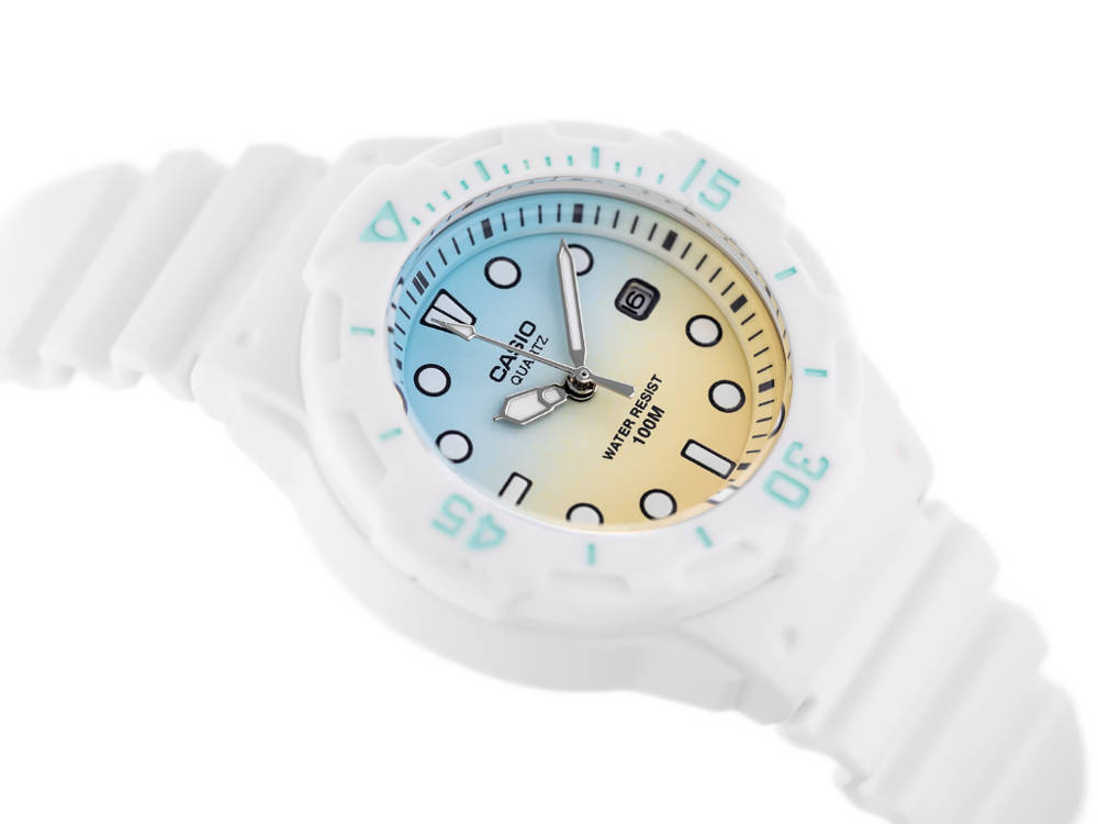 Niebiesko-biały zegarek damski Casio LRW-200H 2E2VDR - zbliżenie tarczy z datownikiem