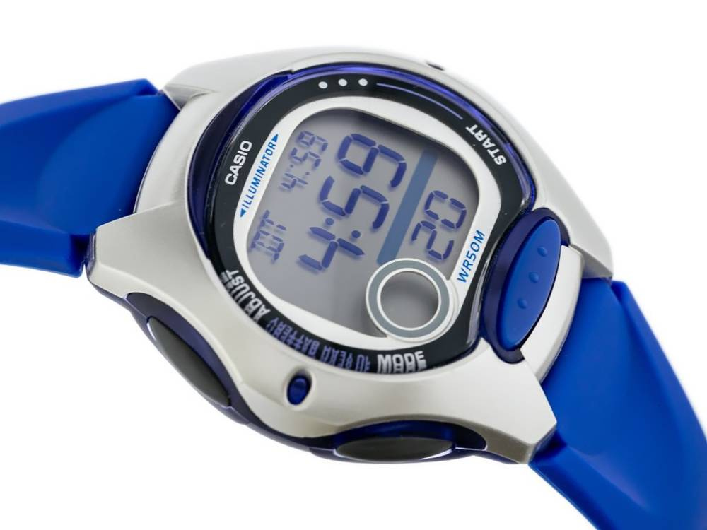 Niebiesko-srebrny zegarek dla dzieci Casio LW-200-2AVDF - zbliżenie wyświetlacza z boku