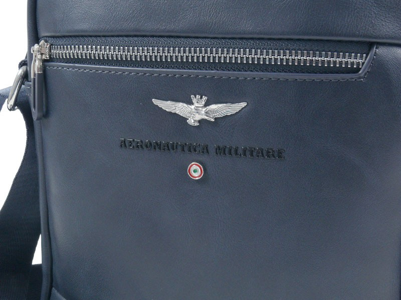 Torba męska ze skóry ekologicznej Aeronautica Militare 563 listonoszka granatowa - cecha produktu