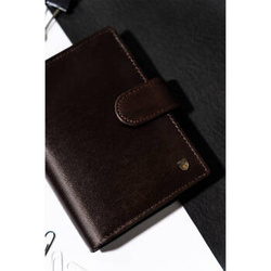 Portfel męski skórzany z zapięciem w brązowym kolorze - Rovicky D1072L-RVT