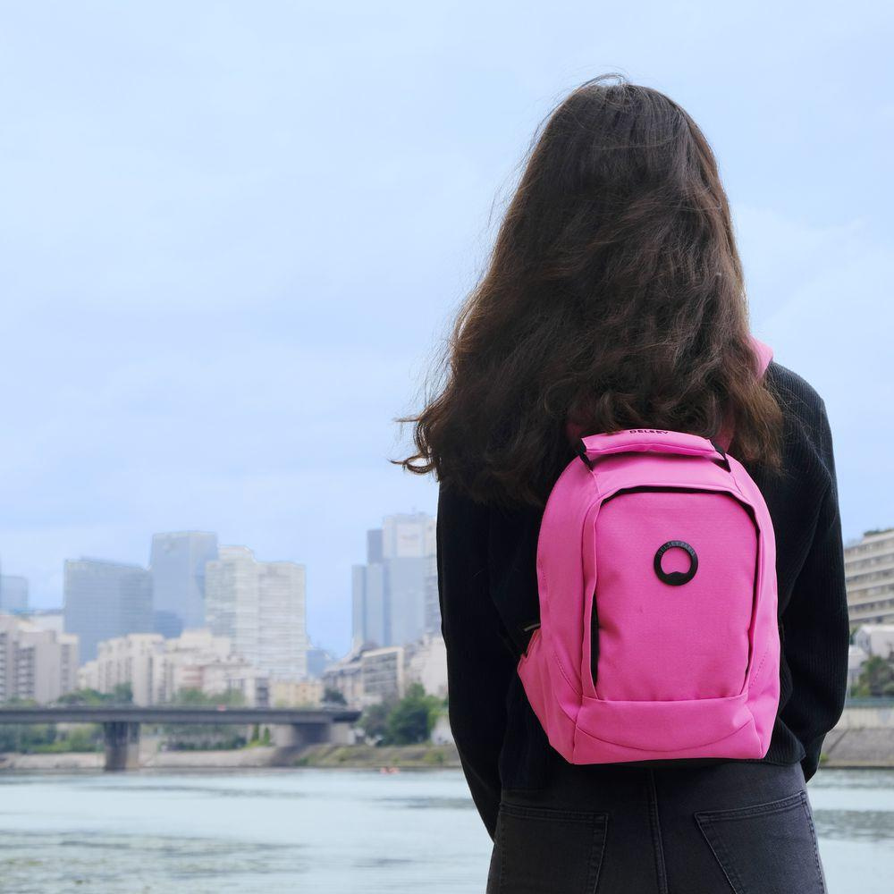 Plecak z poliestru unisex Delsey Securban miejski na laptopa mały fuksjowy - cecha produktu