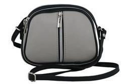 Skórzana mała listonoszka na ramię jasnoszara - Barberini's 03-8