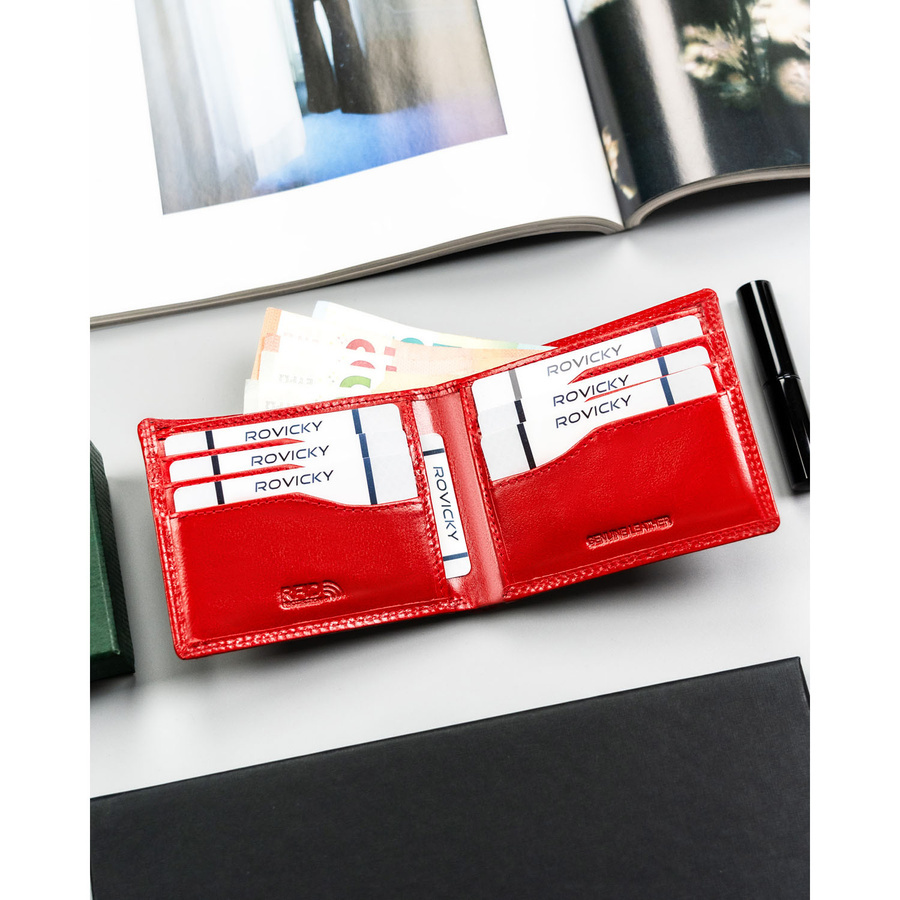 Czerwone etui 4U Cavaldi CW1012-LGV otwarte, z kartami