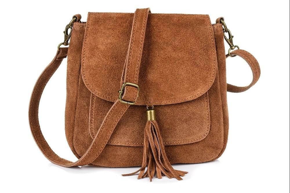 Listonoszka damska Vera Pelle X40 camel, przód z paskiem i frędzlem