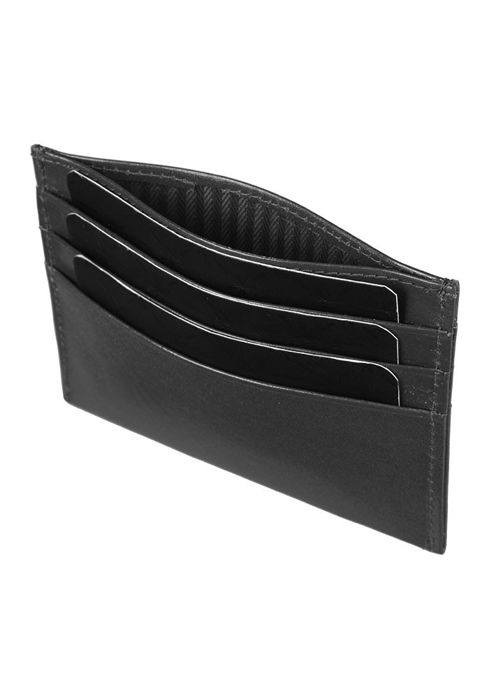 Czarne etui na karty Vip Collection Milano II 102 ze skóry ułożone pod kątem, z przegródkami na karty