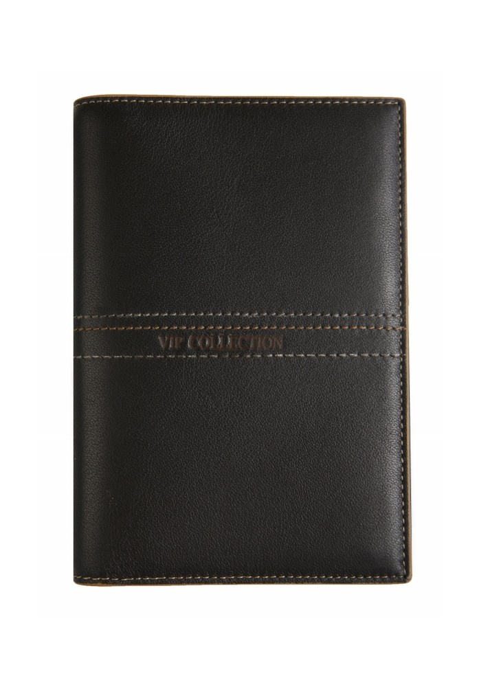 Czarne etui na paszport Vip Collection Napoli 19 z kontrastowymi przeszyciami i tłoczonym logo marki