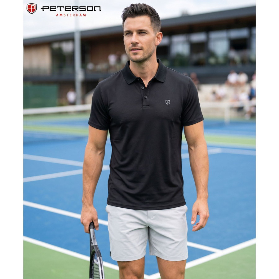 Czarna koszulka polo Peterson KPY na modelu