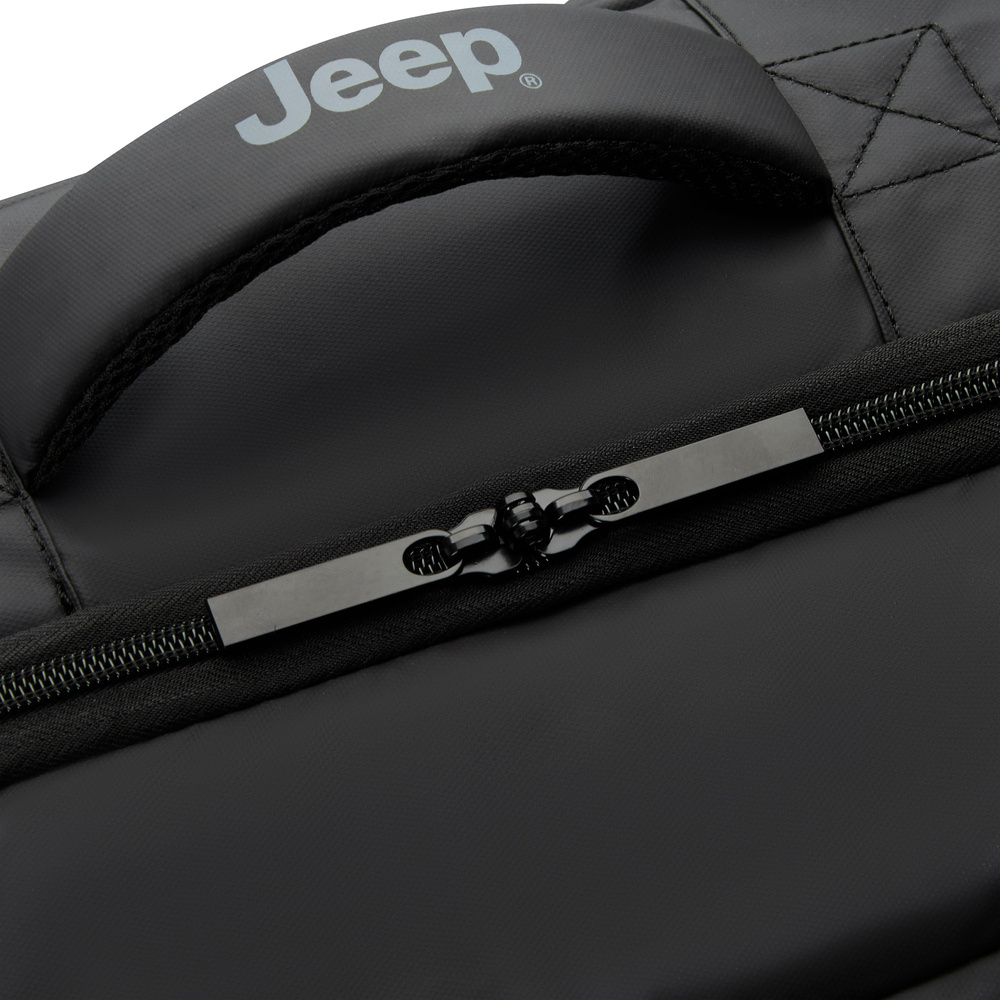Plecak turystyczny z materiału wodoodpornego unisex Delsey Paris Jeep duży czarny - cecha produktu