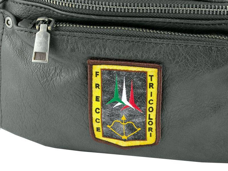 Nerka ze skóry ekologicznej unisex Aeronautica Militare PILOT saszetka czarna - cecha produktu