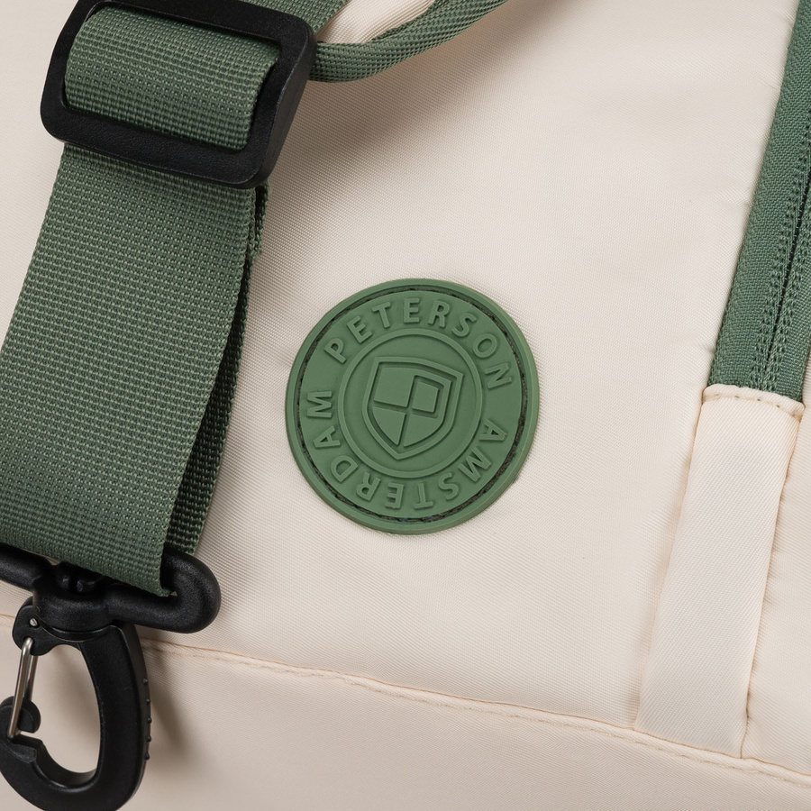 Torba podróżna z poliestru unisex Peterson 24480 weekendowa A4 zielono-ecru - ergonomiczny pasek i uchwyty