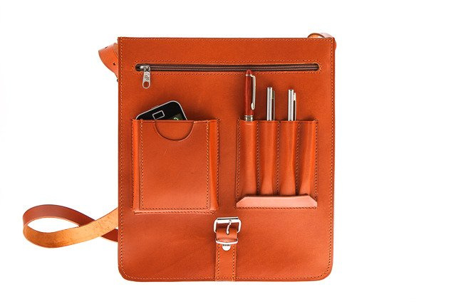 Torba skórzana juchtowa unisex VOOC P37 listonoszka raportówka A4 czarna - cecha produktu