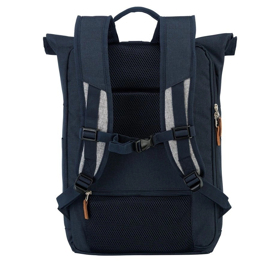 Granatowy plecak na laptopa Travelite Basics od tyłu, z siatkowym panelem, szelkami i paskiem piersiowym z klamrą