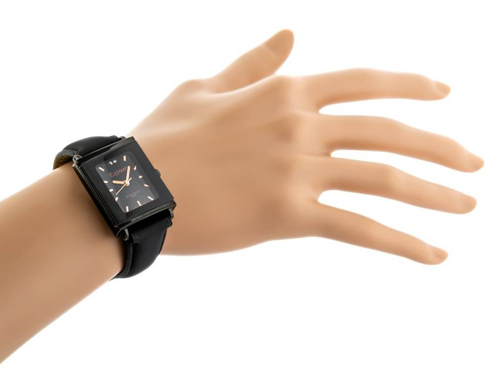 Czarny zegarek damski Extreim EXT-Y015A-2A - zegarek na nadgarstku manekina