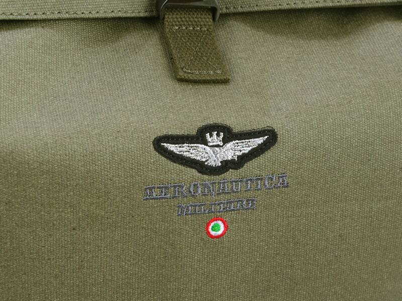 Plecak miejski sportowy rolowany zielony - Aeronautica Militare 544 New City - ergonomiczne szelki i tył