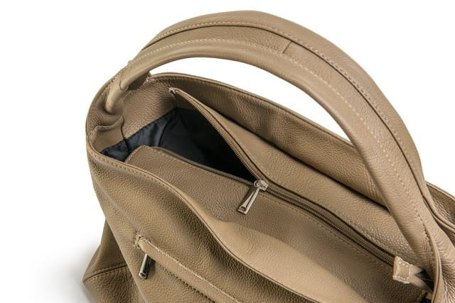 Torba skórzana damska VOOC EP18 shopper hobo A4 beżowa - detale i wykończenie