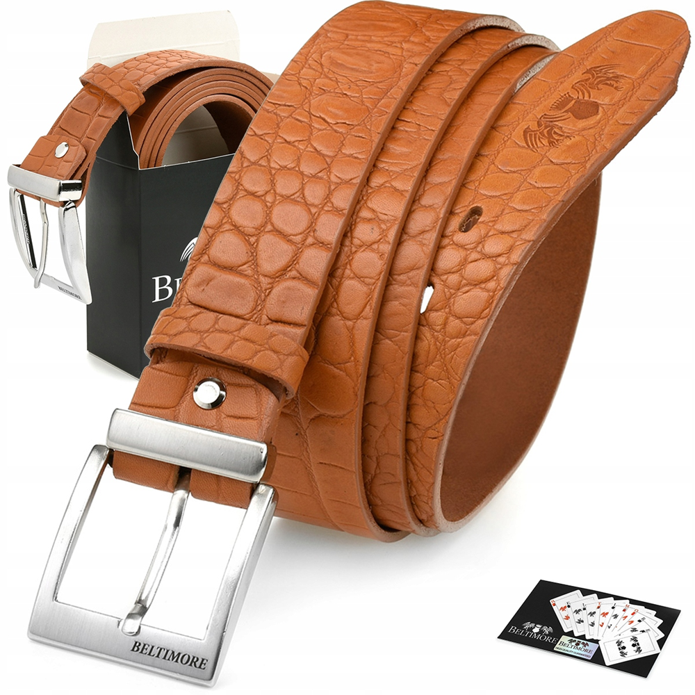 Pasek męski Beltimore W87 100 cm camel, zwinięty z tłoczeniem w łuski, satynowa klamra z logo, w tle pudełko i karta