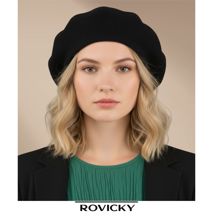 Czarny beret Rovicky BER-A10 w jesiennej stylizacji