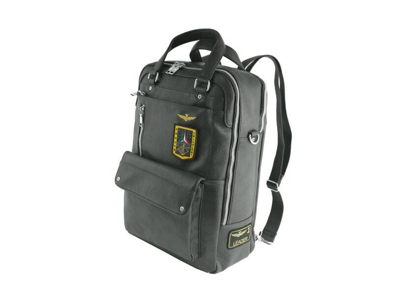 Skórzany plecak miejski torba na laptopa czarny - Aeronautica Militare AM-476 AN - widok frontu produktu