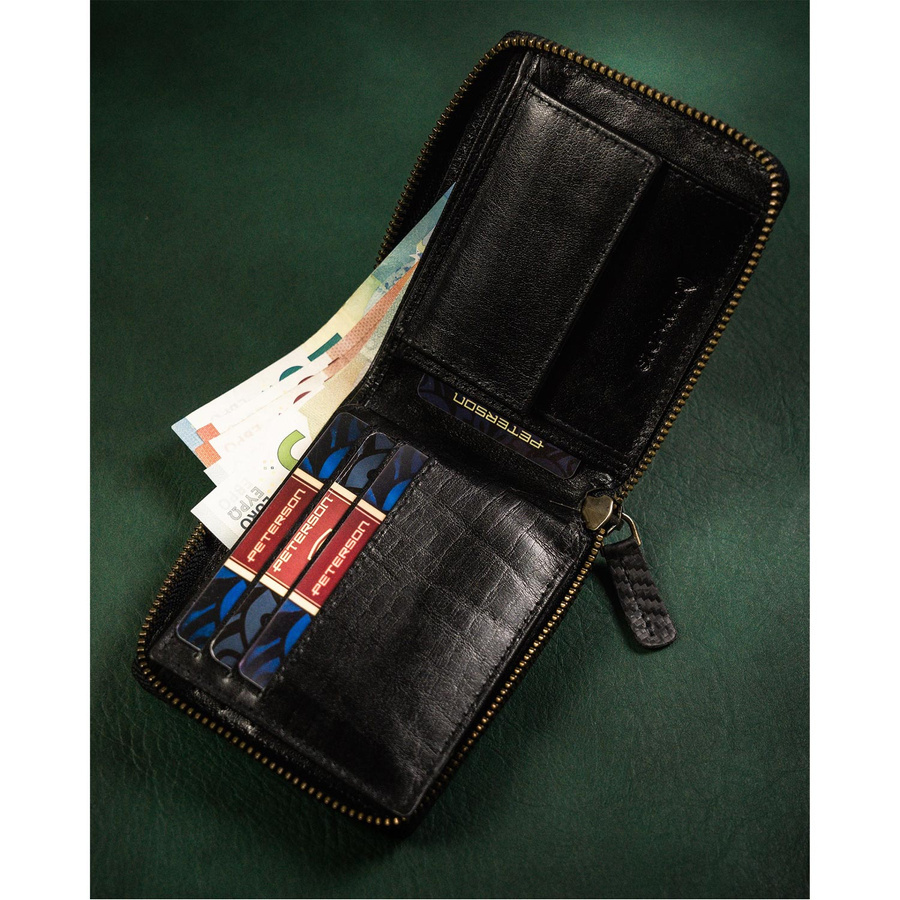 Otwarty czarny portfel Peterson 1564 MOTO3 z kartami i banknotami