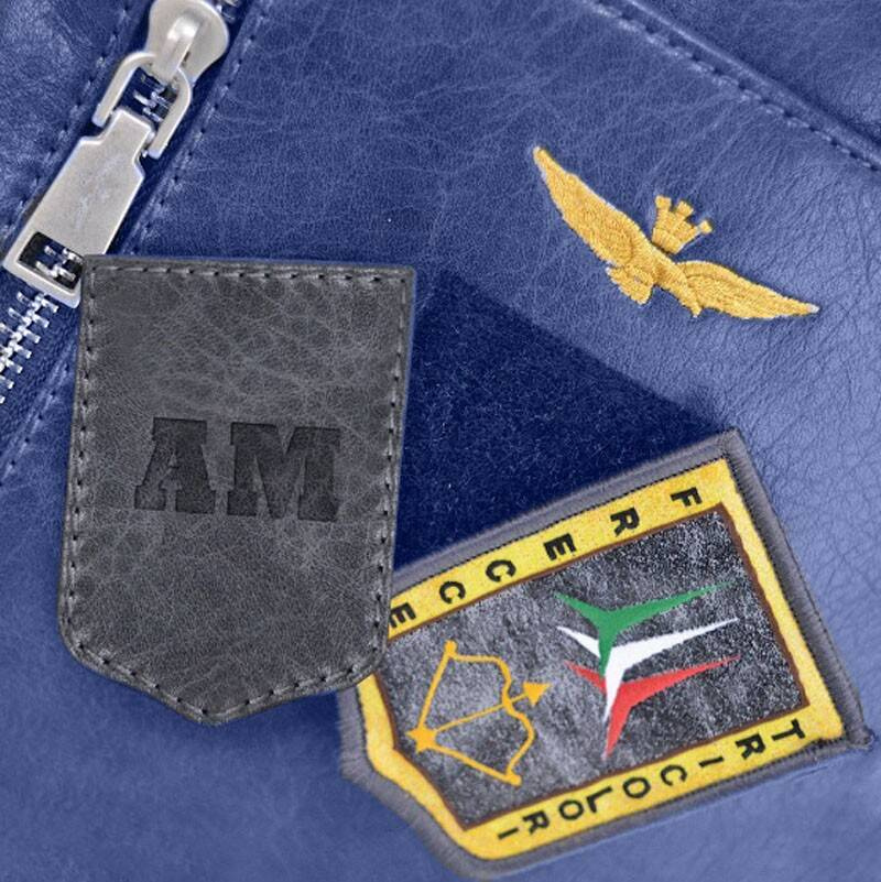 Torba na ramię miejska saszetka niebieska - Aeronautica Militare PILOT - detale i logo