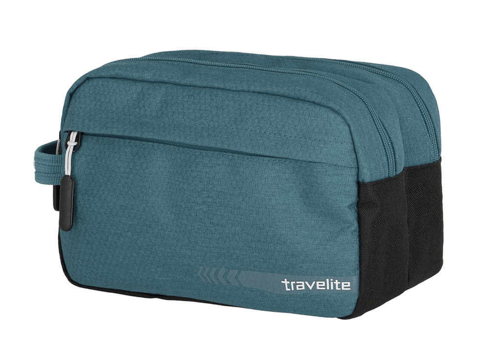 Turkusowa kosmetyczka Travelite Kick-Off pod kątem, z dwoma zamkami u góry i uchwytem z boku