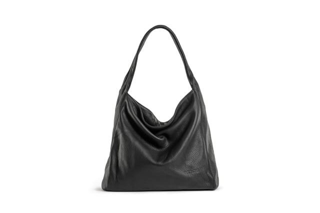 Torebka skórzana damska VOOC EP18 hobo shopper bag A4 czarna - widok frontu i detali skóry