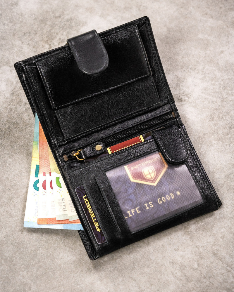 Otwarty czarny portfel Peterson SET-M-N4L-GVT z kartami